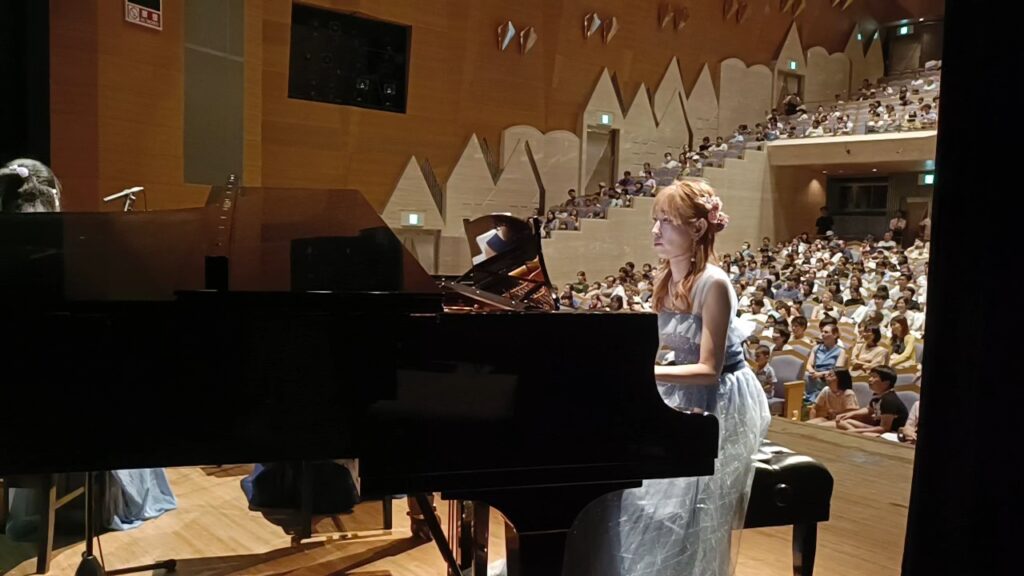 音楽と絵本の読み聞かせがひとつになるライブ絵本ルーミーパーク