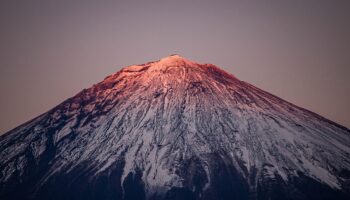赤富士と日本人 ― 古来より愛された富士山の象徴　風水画や開運以上の力